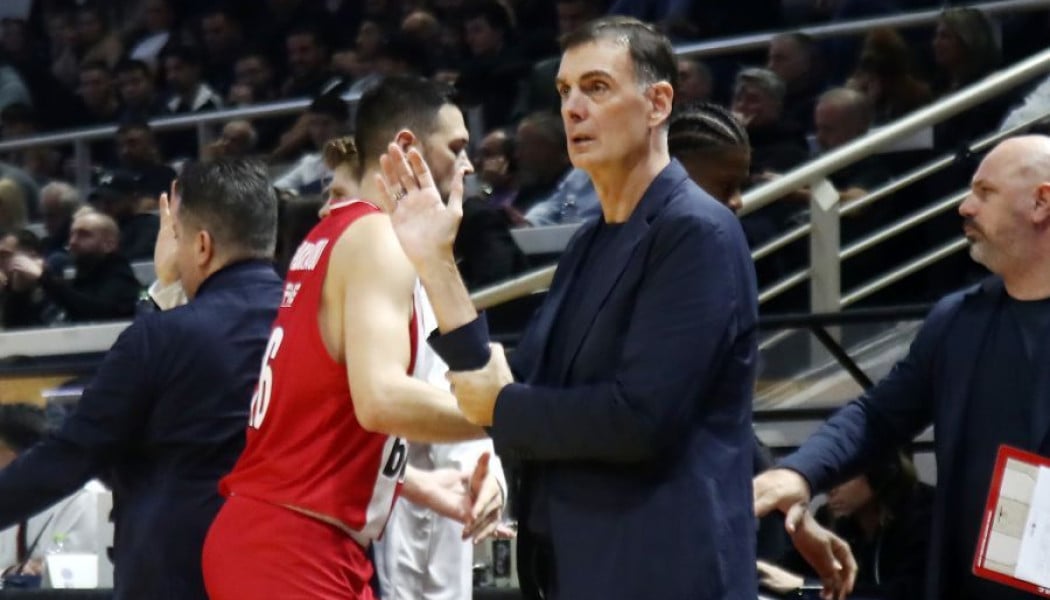 Απάντηση Μπαρτζώκα για ροτέισον - "Είμαστε δυνατοί όταν πασάρουμε"