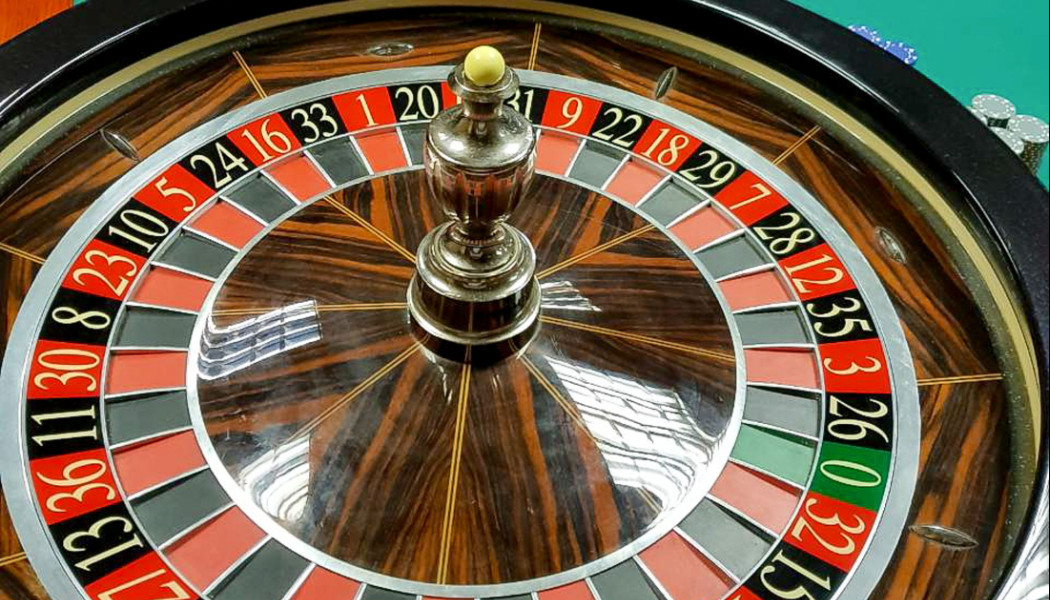 Κύκλωμα με απάτες σε καζίνο: Αδελφός γνωστού παρουσιαστή πήρε 1 εκατ. ευρώ