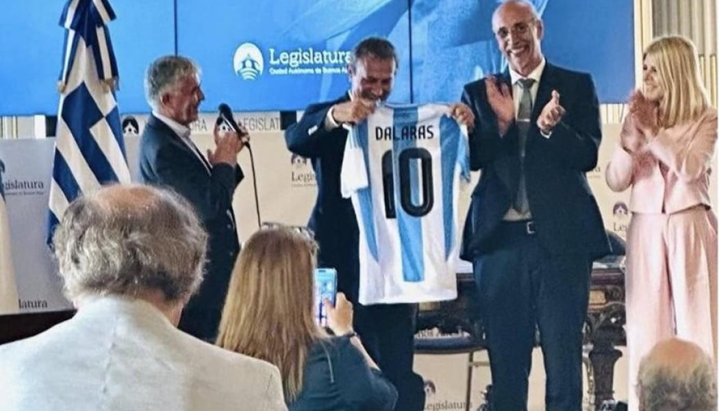 Πήρε το 10 της Αργεντινής ο Γιώργος Νταλάρας (ΦΩΤΟ)