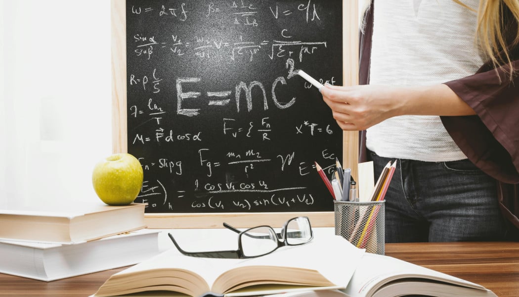 Εξοργιστικό βίντεο: Δασκάλα μαστιγώνει 22 φορές τον γιο της