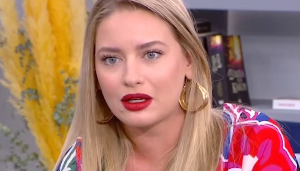 Τροχαίο ατύχημα για την Ντόρα Μακρυγιάννη - Οδηγός παραβίασε το stop