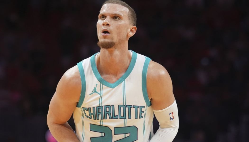 Ζόρια στον Ολυμπιακό - Ισχυροί ανταγωνιστές για Φλιν