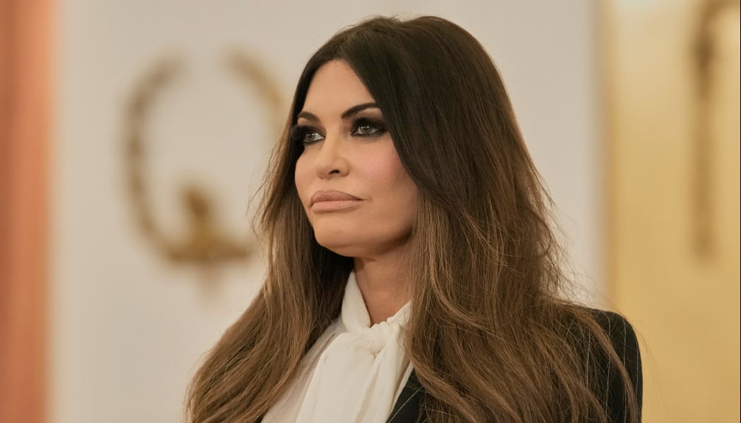 Η Γκίλφοϊλ τρέλανε κόσμο με εντυπωσιακή μίνι τουαλέτα (ΦΩΤΟ)