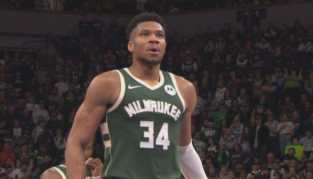 Σούπερ εμφάνση Giannis με 30 πόντους - Νίκη Μπακς 116-114 με Μάβερικς!