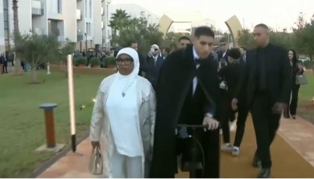 Με… πατίνι στη βράβευση του Αφρικανού ποδοσφαιριστή της χρονιάς (BINTEO)