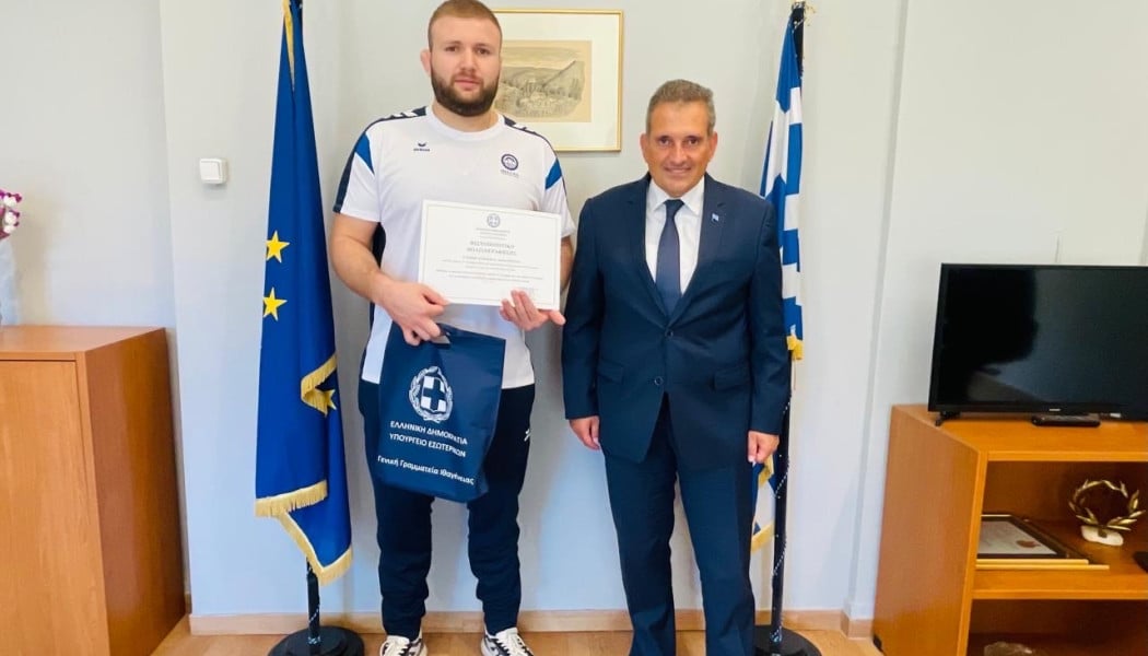 Πάλη: Ορκίστηκε Ελληνας ο Αζαμάτ Χοσόνοβ!