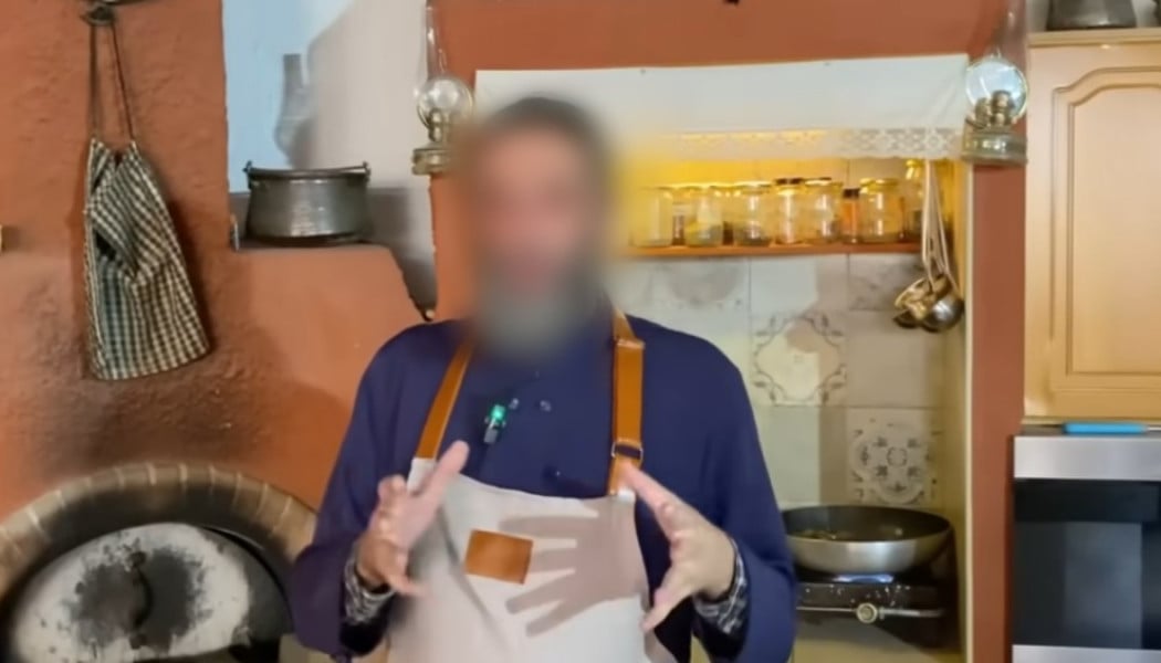 Αυτός είναι ο ιερέας-μοντέλο με κανάλι στο YouTube που συνελήφθη!
