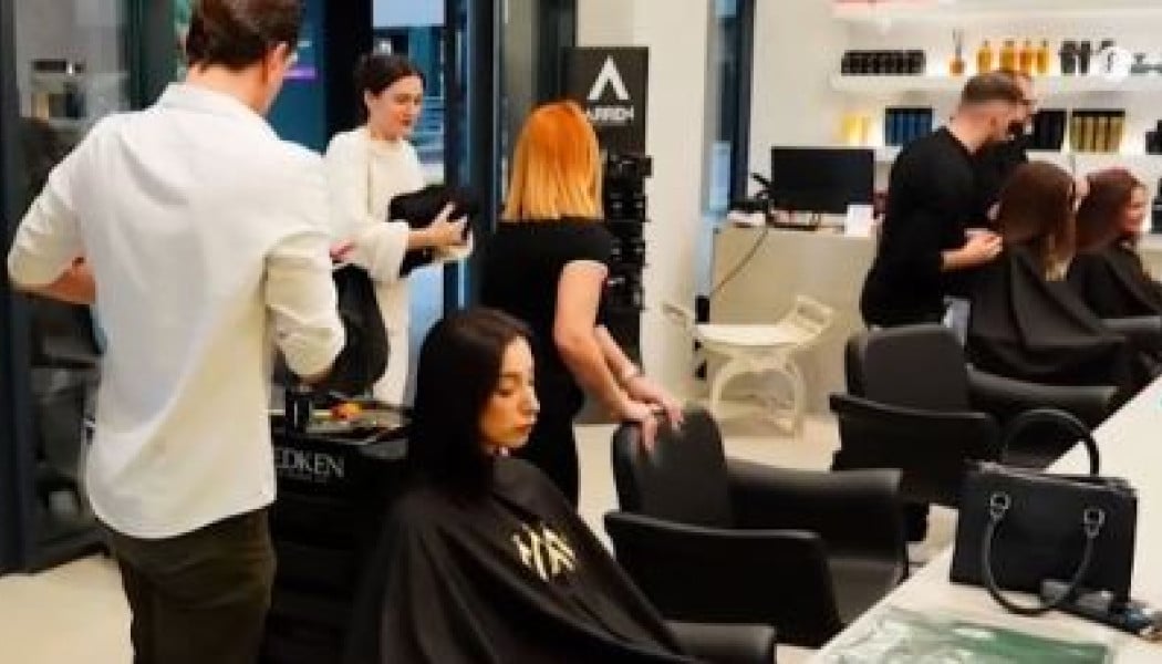 Φίλαθλοι δώρισαν τα μαλλιά τους για τη δράση ««Μοιράσου τη Δύναμή σου» (Vd)