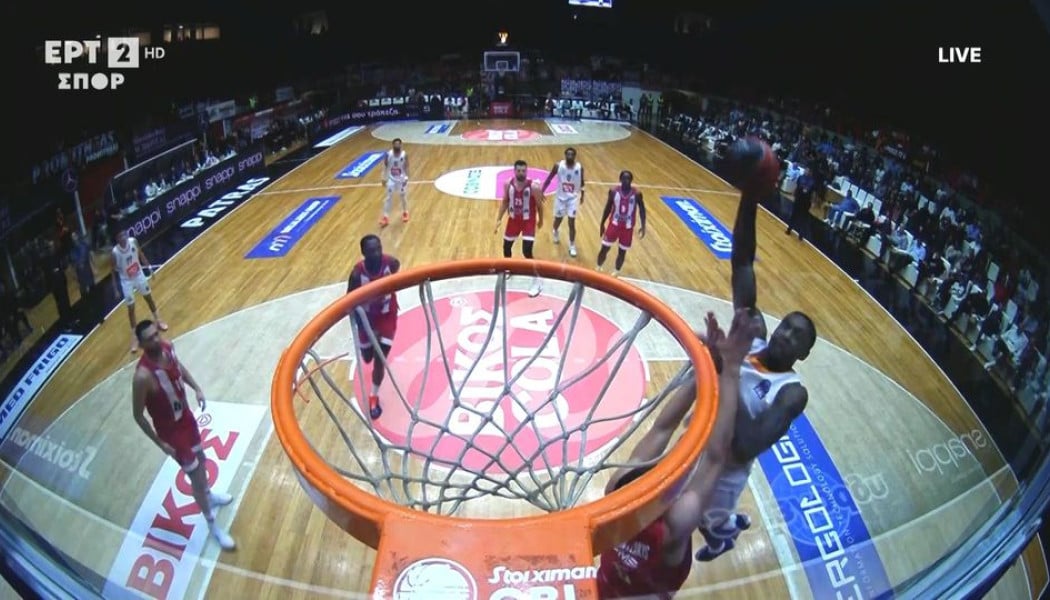 Ο Κόουλμαν... εξαφάνισε τον Λαρεντζάκη με φοβερό κάρφωμα! (ΒΙΝΤΕΟ)