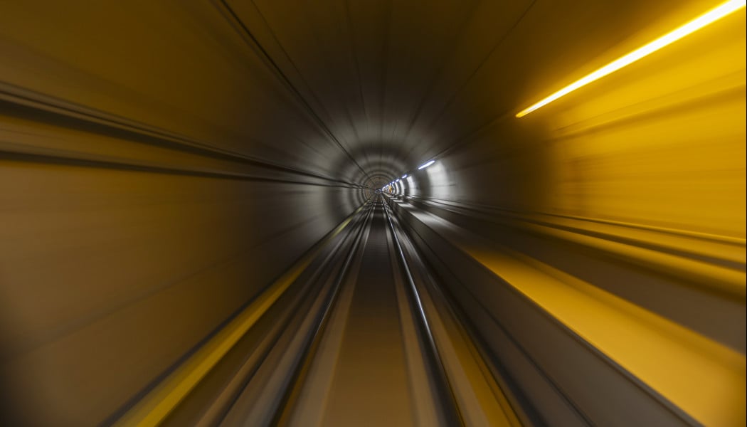 Η πιο στοιχειωμένη υπόγεια σήραγγα - Σκοτεινή ιστορία με ζευγάρι