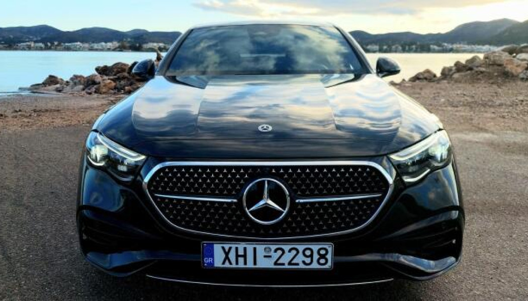 Δοκιμάζουμε την «αστεράτη» λιμουζίνα Mercedes-Benz E 220 d