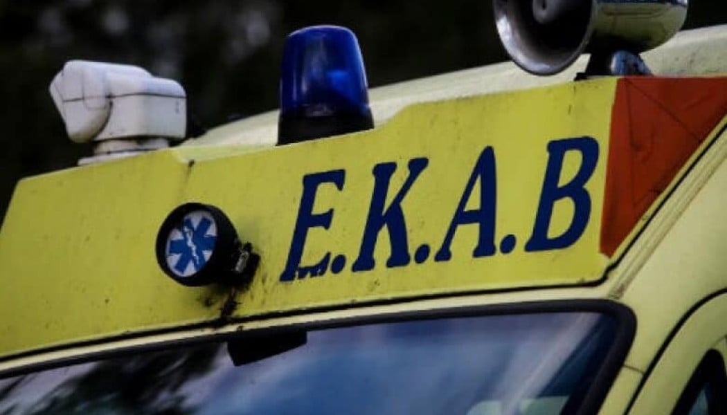 Πάτρα: Σοβαρό τροχαίο με έγκυο γυναίκα οδηγό - Καρφώθηκε σε φορτηγό (ΦΩΤΟ)