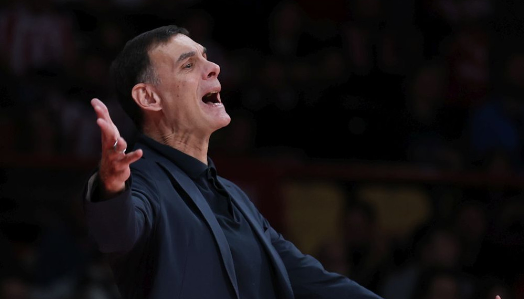 Τσαντίστηκε ο Μπαρτζώκας με τους παίκτες - “Παίξτε μόνοι σας” (ΒΙΝΤΕΟ)