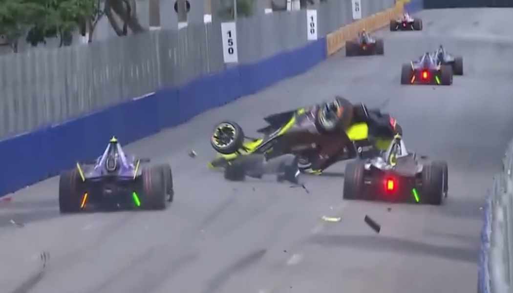 Σοκαριστικό ατύχημα στην Formula Ε - Μονοθέσιο εκτοξεύτηκε στον αέρα! (Vid)