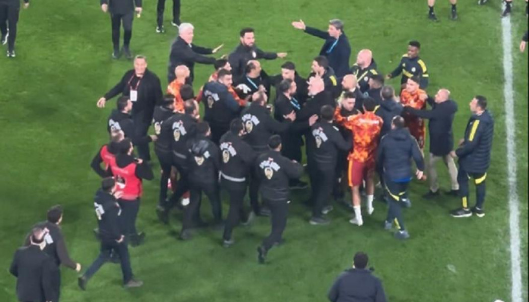 Φενέρ - Γαλατά: Σύρραξη από την... προθέρμανση! (vid)