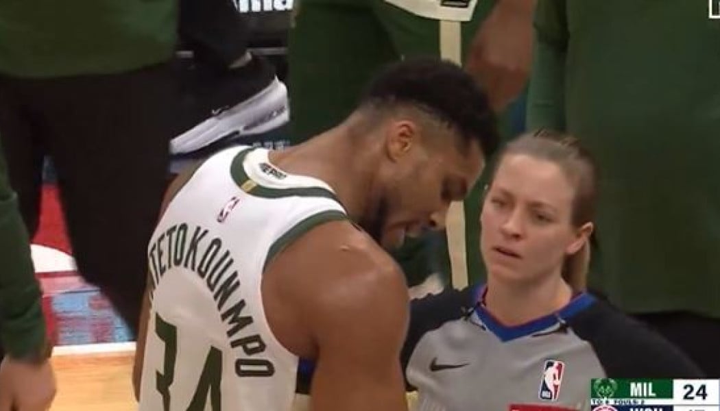 Σφυρίξτε φάουλ: Έδειχνε τις πληγές στα χέρια του ο Αντετοκούνμπο (ΒΙΝΤΕΟ)