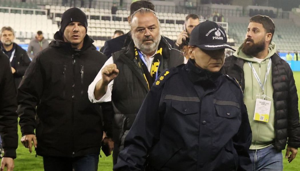 Χυδαίο σύνθημα για Ηλιόπουλο στη Λεωφόρο - Δείτε την αντίδρασή του (ΒΙΝΤΕΟ)