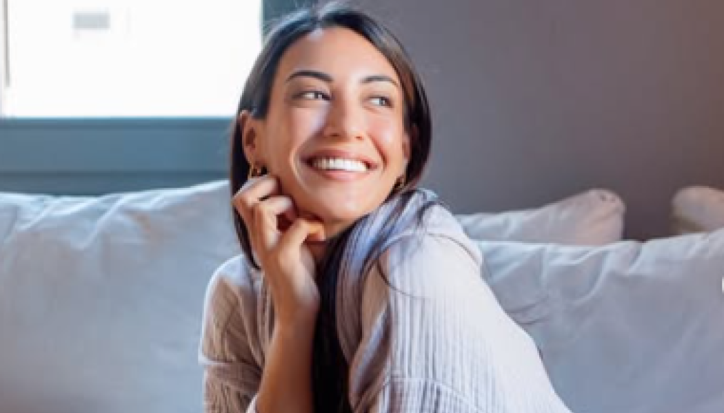 Εκθαμβωτική στα λευκά η Ευγενία Σαμαρά (ΦΩΤΟ)