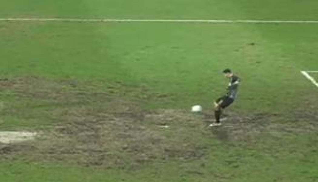 H παράξενη στιγμή μπορεί να κρίνει τον πρωταθλητή (BINTEO)