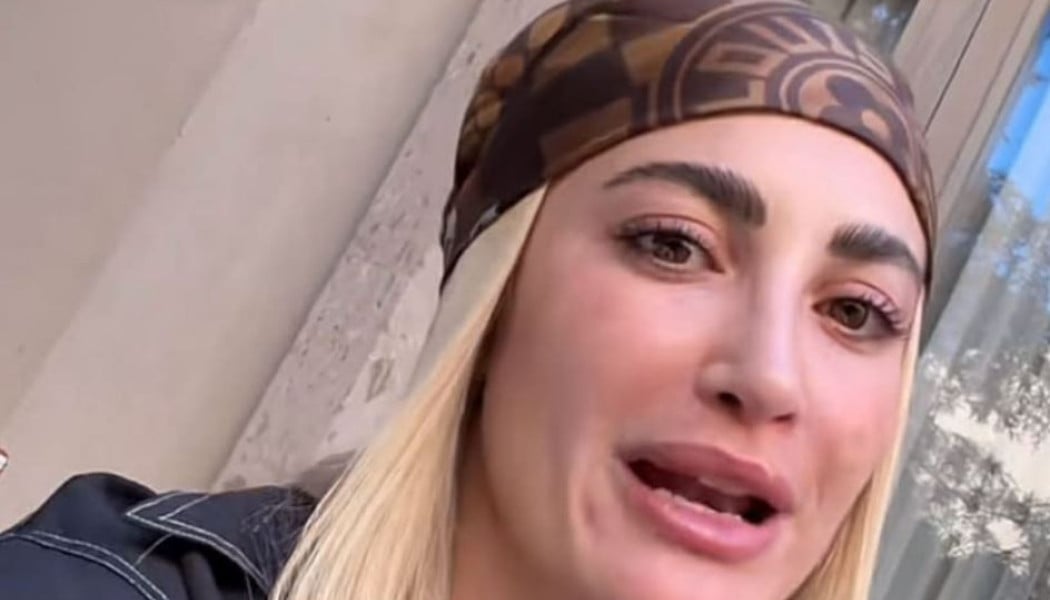 Η Τούνη ξεφτιλίζει δημόσια τον πρώην της. “Όλα είναι ψέματα”