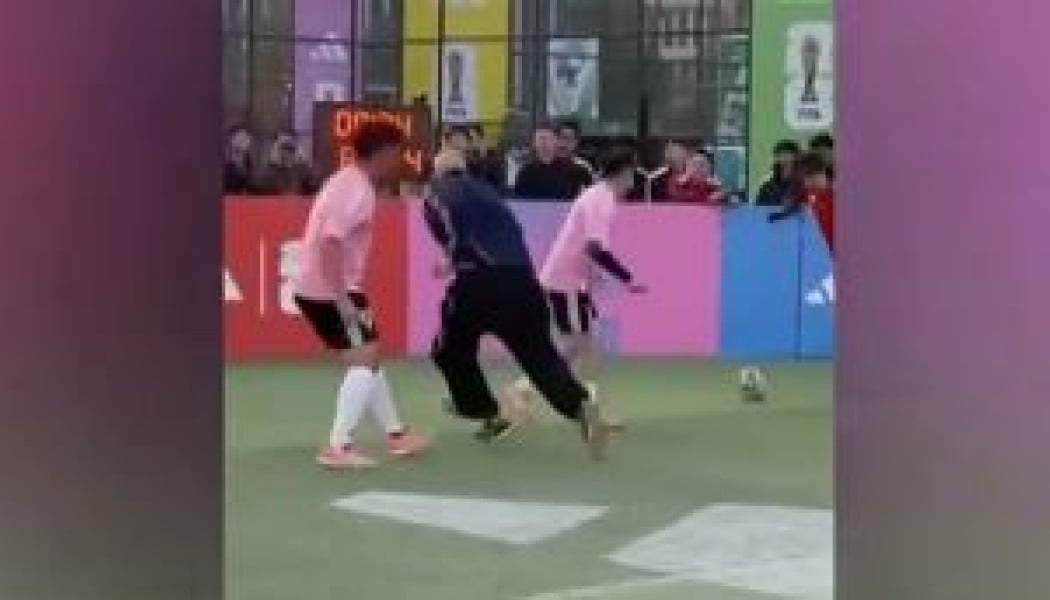 Ο Ζιντάν στα 53 του συνεχίζει να... μιλάει στην μπάλα (ΒΙΝΤΕΟ)