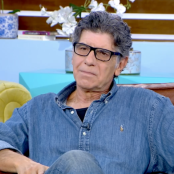 Γιάννης Μπέζος