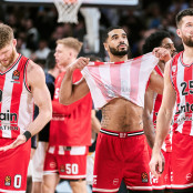 Κώστας Παπανικολάου