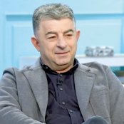 Γιώργος Καραϊβάζ