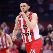 Κώστας Παπανικολάου