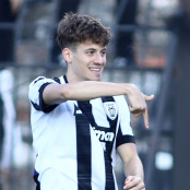 Μαντία Καμαρά