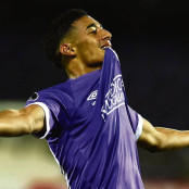 Κάρλος Μπεναβίδες