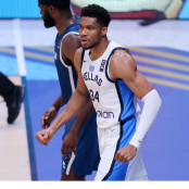 Γιάννης Αντετοκούνμπο