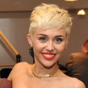 Μάιλι Σάιρους