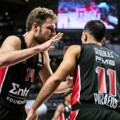 Σάσα Βεζένκοφ