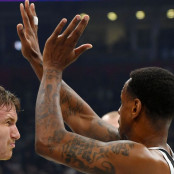 Τζέιμς Νάναλι