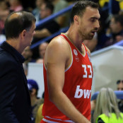 Νίκολα Μιλουτίνοφ