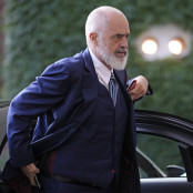 Μάνφρεντ Βέμπερ