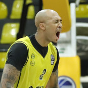 Κάμερον Ρέινολντς