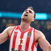 Νίκολα Μιλουτίνοφ