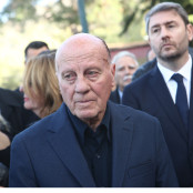 Μίμης Δομάζος