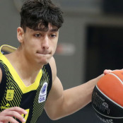 Βασίλης Καζαμίας