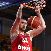 Νίκολα Μιλουτίνοφ