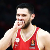 Κώστας Παπανικολάου