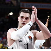 Μάριο Χεζόνια