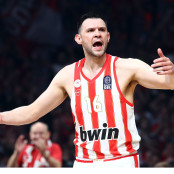 Κώστας Παπανικολάου