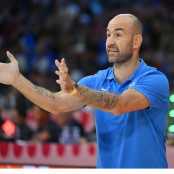 Κώστας Παπανικολάου