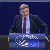 Νικόλαος Φαραντούρης