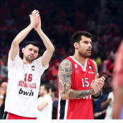 Κώστας Παπανικολάου