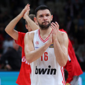 Κώστας Παπανικολάου