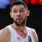 Κώστας Παπανικολάου